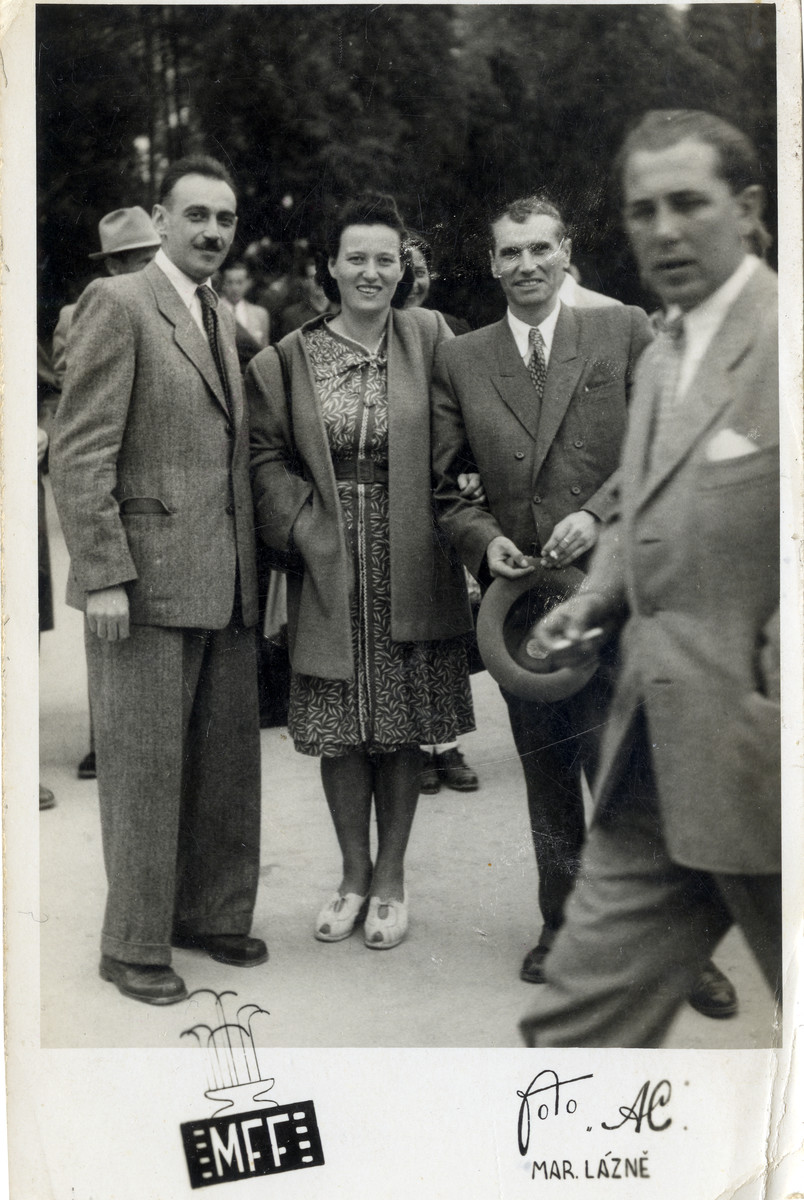 Ernest and Ruzena Hellinger (nee Blueh) pose with an unknown acquaintance, likely in Marienbad.