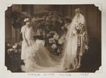 Maria and Luise Bloch-Bauer (later Guttmann) pose for a photograph on the occasion of Luise's wedding.