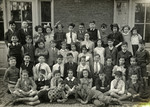 Group portrait of children in the 3rd grade of the Jewish elementary class in Amsterdam.