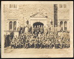Group portrait of students and faculty at the Duke University School of Law.