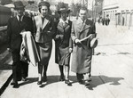 Jonas and Rywka Markowicz walk down a street in Sosnowiec shortly before the start of World War II.
