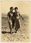 Sala Perec poses with another female soldier in the Israeli army.