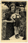 Close-up portrait of Miriam Fortes and her daughter Karla.