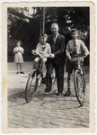 A German-Jewish father takes his two sons for a bicycle ride.