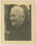 Close-up portrait of Amalie Gans-Windmuller (mother of Moritz Gans).