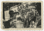 Group portrait of Jewish DPs recovering in a sanatorium in Germany.