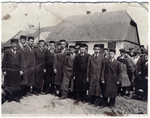 Group photograph of Chassidic Jews in the town of Wachok, Poland.