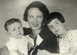 Portrait of a Jewish mother and her children.

Pictured is Josephine Kunstenaar (born Hornman), who married Marion's father's brother, Simon Kunstenaar.