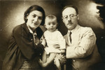 Raul with his parents Paula and Joseph Teitelbaum.