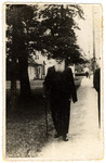Street portrait of the Rabbi of Krosno, Rabbi Schmuel Fuehrer.