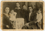 Prewar photograph of the Klinger family.

Pictured are Rozja-Laja, Bala, Josef, Dawid, Joel and Szlamek Klinger.
