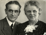 Studio portrait of Marcus and Julie Kok taken only weeks before their arrest  on December 5, 1942.