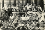 A group photograph of a class of the Chajes Realgymnasium in Vienna.