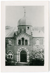 Exterior view of the large synagogue in Oldenburg.