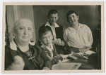 Photograph of Bertha Marx with grandsons Norbert (left) and Artur Isenberg (right).