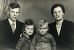 Studio portrait of the Veerman family, Dutch rescuers and Righteous Among the Nations.