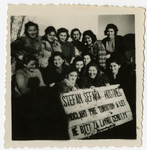 A group of Polish Zionist youth go on an excursion to Slovakia.
