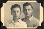 Portrait of Polish Jewish brothers Kuba and Heniek Zawierucha.