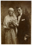 A wedding portrait of Hersh and Sara Fogelman in Radomsko, Poland.
