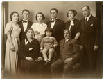 Wedding portrait of Dora Austein and Emil Tennenbaum and their extended families.