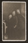 Portrait of three of the four children of Yehiel and Ester Rozenberg Rozen: Pola, Naomi and Tyla.