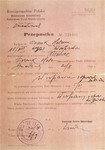 Document stating that Hela Frank, a resident of Bergen-Belsen DP camp, passed the border into Poland on August 20, 1945, to search for living relatives.