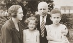 Dolly and Ephraim Neuman with their daughters Beatrice and Erika.