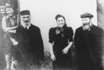 Members of the Gelbfisz family in the Siedlce ghetto.