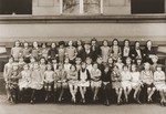 Group portrait of students at the Holzhausen Schule, an elementary school in Frankfurt.