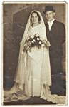 Wedding portrait of a Hungarain Jewish couple.

Pictured are Paula and Albert Freedman.