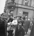 Jews in the Warsaw ghetto on the corner of Nowolipki Street.