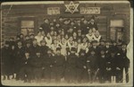 Staff of the soup kitchen in Eisiskes.

The soup kitchen was established during World War I to prevent large-scale starvation and served both Jews and non-Jews.