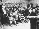 Round-up of Jews in Tomasow Mazowiecki.