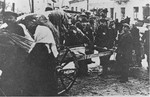 Jews move their belongings into the Grodno ghetto.