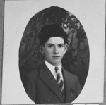 Portrait of Mois Koen, son of Shalom Koen.  He was a miller.
