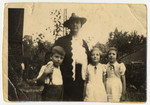 Portrait of Paula Herz Kahn (aunt of the donor) and her three children Hilda, Helga and Eric.