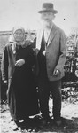 Portrait of Yetta Beila Gutman and her brother Leib Schumer.