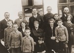 Group portrait of the extended Jewish Hochberg family in Brody, Poland.