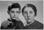 Photograph of Hanka Berkowicz and her son Julek taken in Warsaw and sent to her husband Salomon in Vilna.