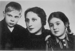Photograph of Edzia Berkowicz and her children Alexander and Rysia taken in Warsaw and sent to her husband David Berkowicz in Vilna.