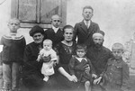 Portrait of a religious Jewish family in Lvov.

Pictured are Jakow and Szprinca Menaker and their chldren.